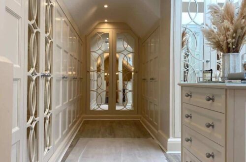 Vayani1b-cropped Mirrored doors on a built-in customised wardrobe