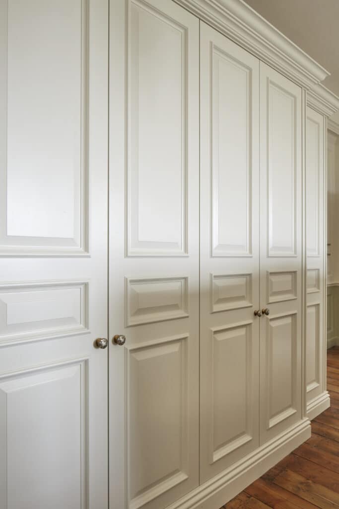 Tudor fitted wardrobe with doors closed