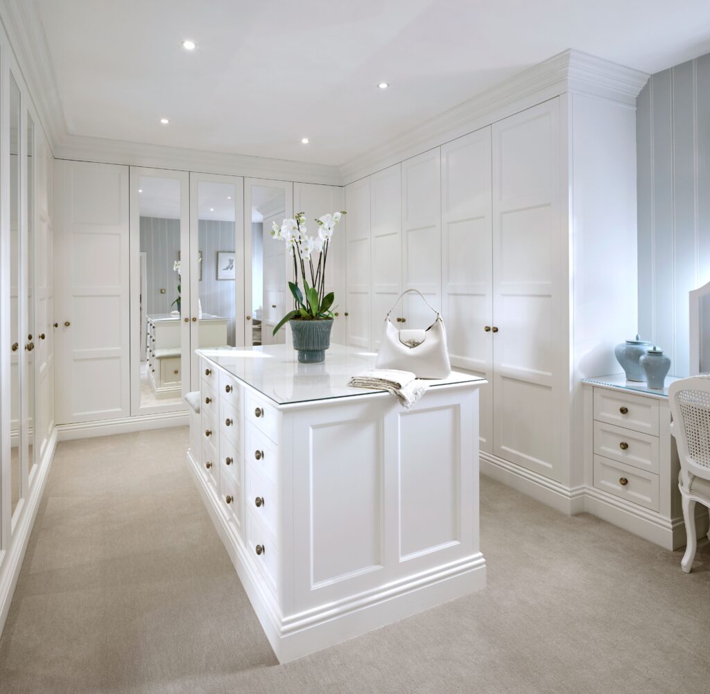 Heritage Watkins Edwardian_0088 1 Edwardian Dressing Room with an island in white by The Heritage Wardrobe Company