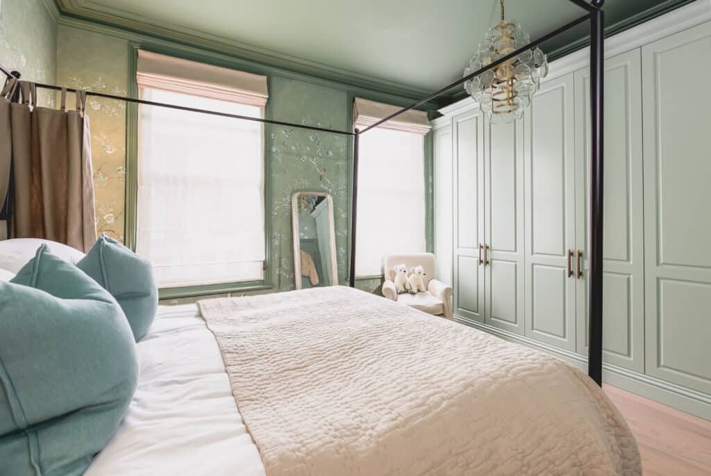 Millie_wardrobe2_creditAnnaButcher Tilford style fitted wardrobes in Millie Mackintosh's house